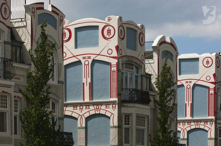 facades van huizen in art deco style, vlissingen